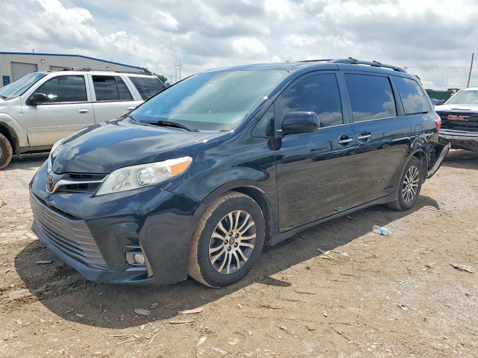 2018 Toyota Sienna xle 8-passenger