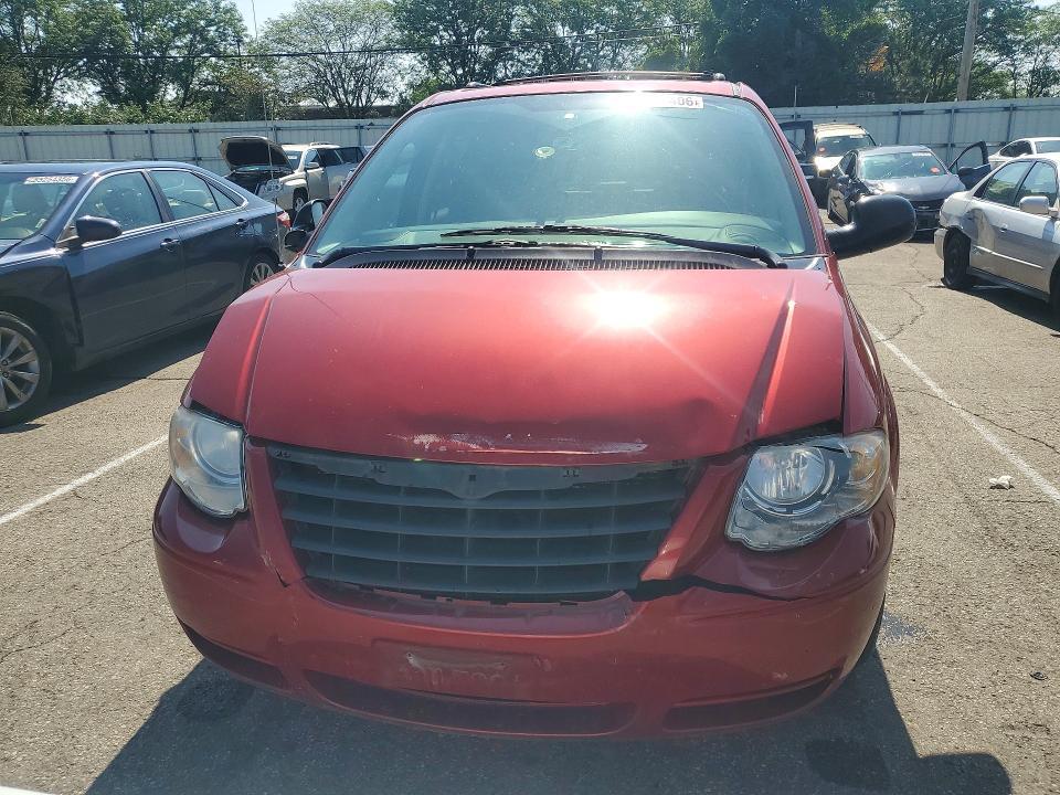 2005 Chrysler Town & Country Touring