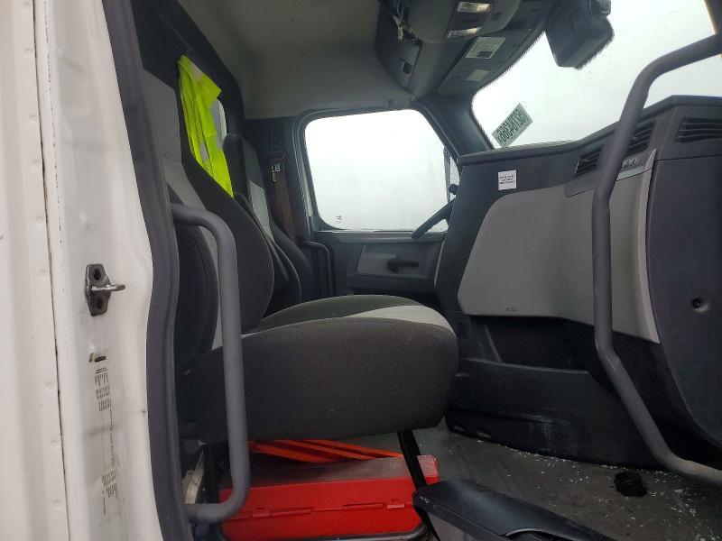 2020 Freigliner 2020 Freightliner Cascadia 126 Semi Truck