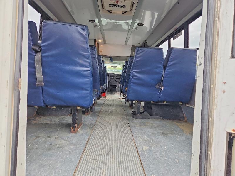 2009 GMC Savana Cutaway G3500