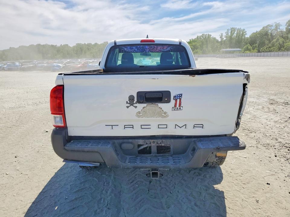 2016 Toyota Tacoma SR