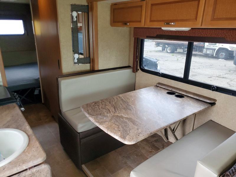 2015 Thor 2015 Ford E350 RV