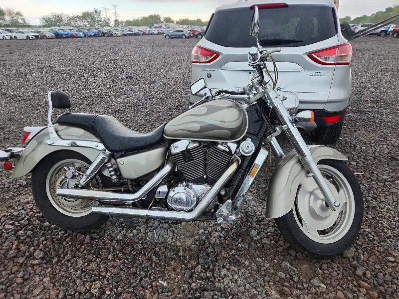 2002 Honda VT1100 C2