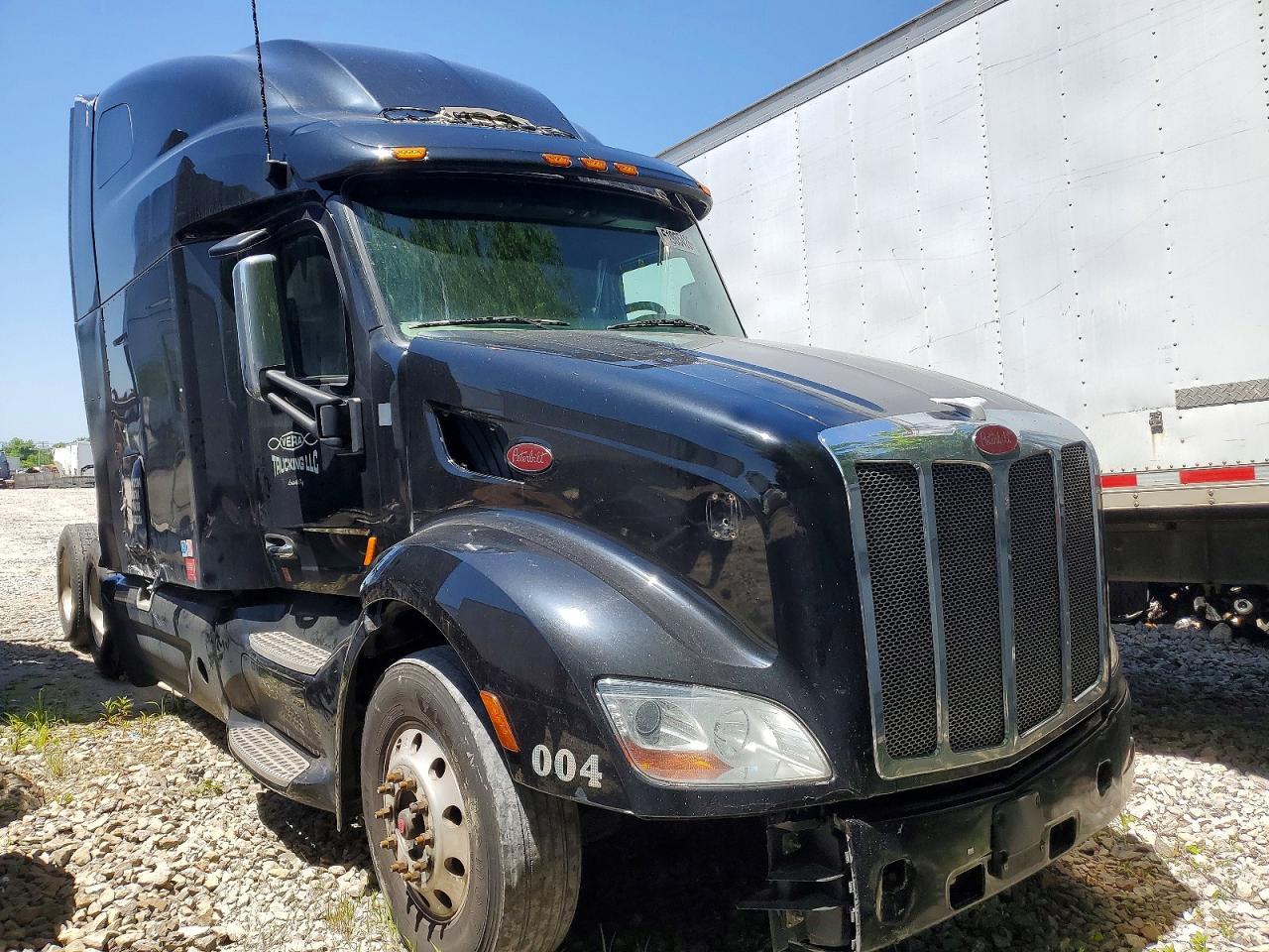 2019 Peterbilt 579 Semi Truck