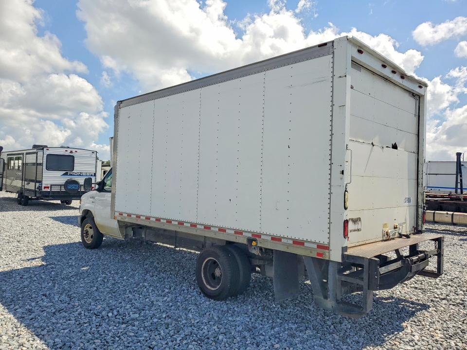 2016 Ford E350 box Truck
