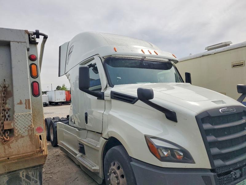 2021 Freigliner 2021 Freightliner Cascadia 126 Semi Truck