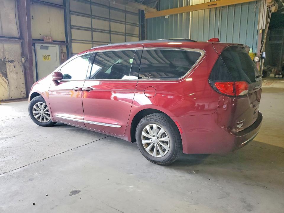 2017 Chrysler Pacifica Touring l