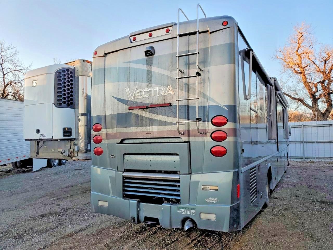 2005 Winnebago Vectra RV