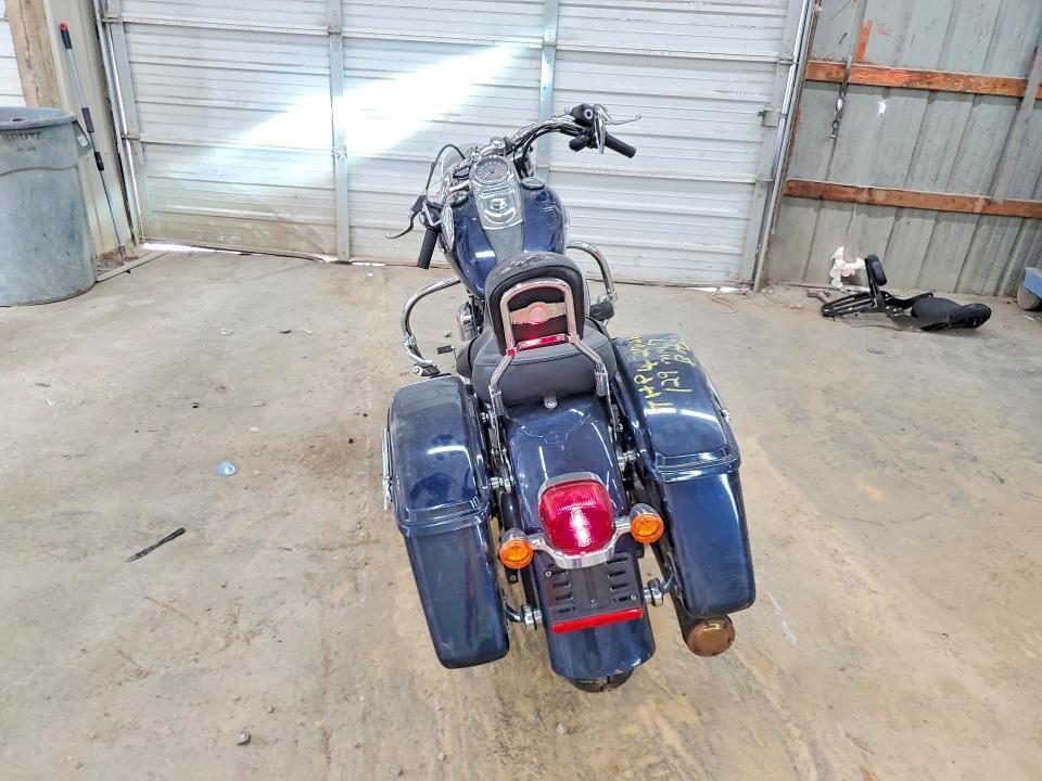 2013 Harley-Davidson FLD Switchback