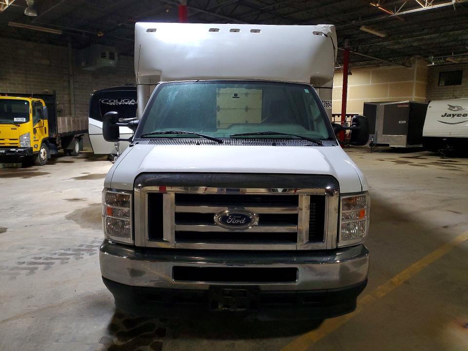 2022 Ford E350 Delivery Truck