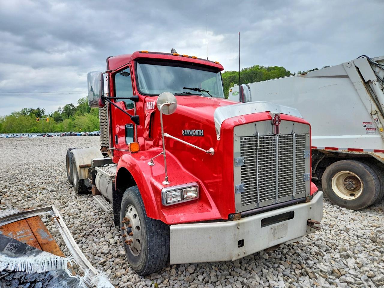 2013 Kenworth T800 Semi Truck