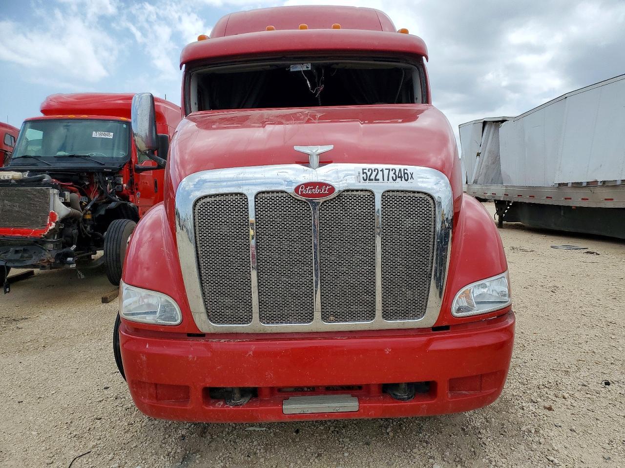 2011 Peterbilt 387 Semi Truck