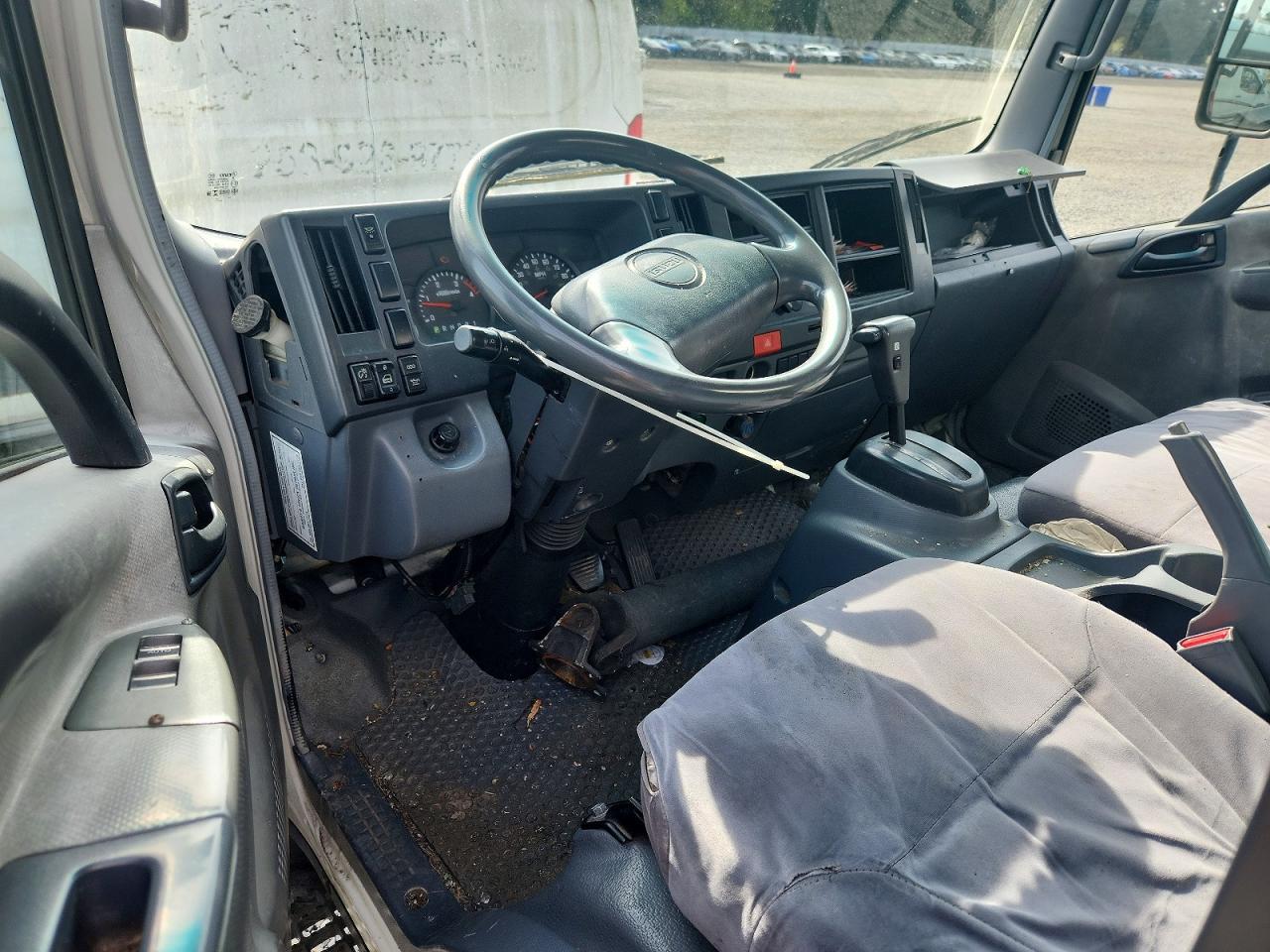 2008 Isuzu NRR BOX Truck