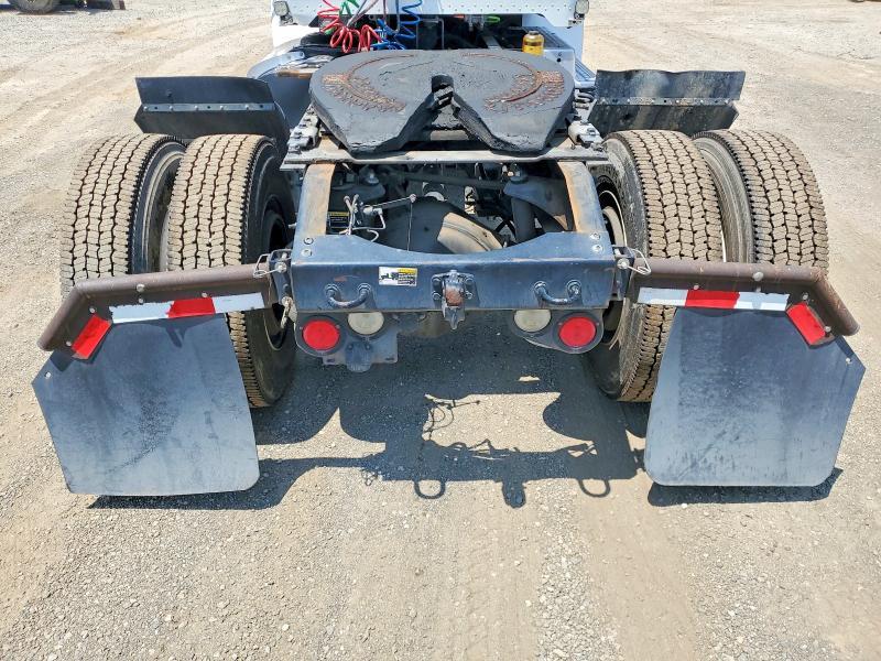 2016 Peterbilt 382