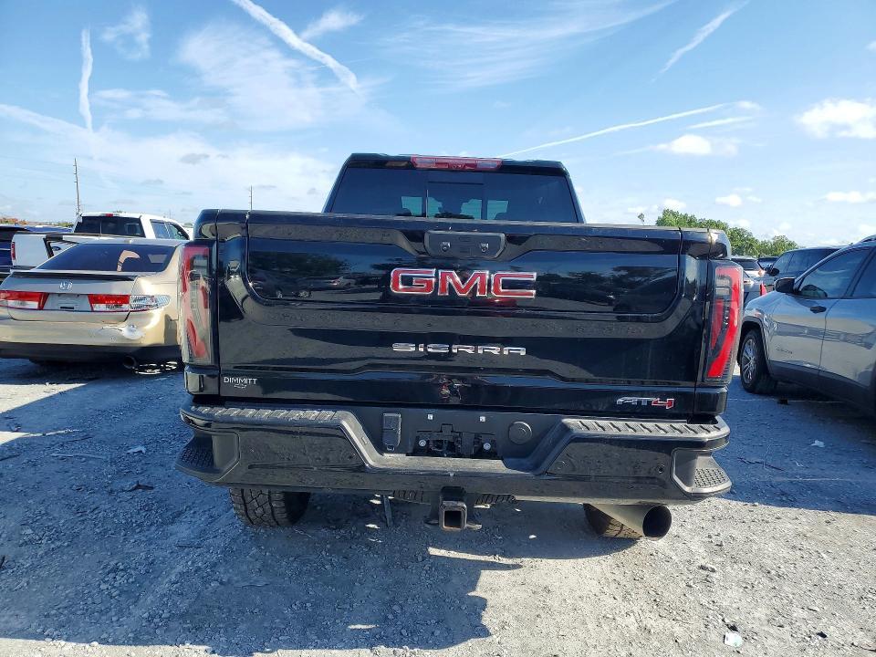 2024 GMC Sierra K2500 AT4