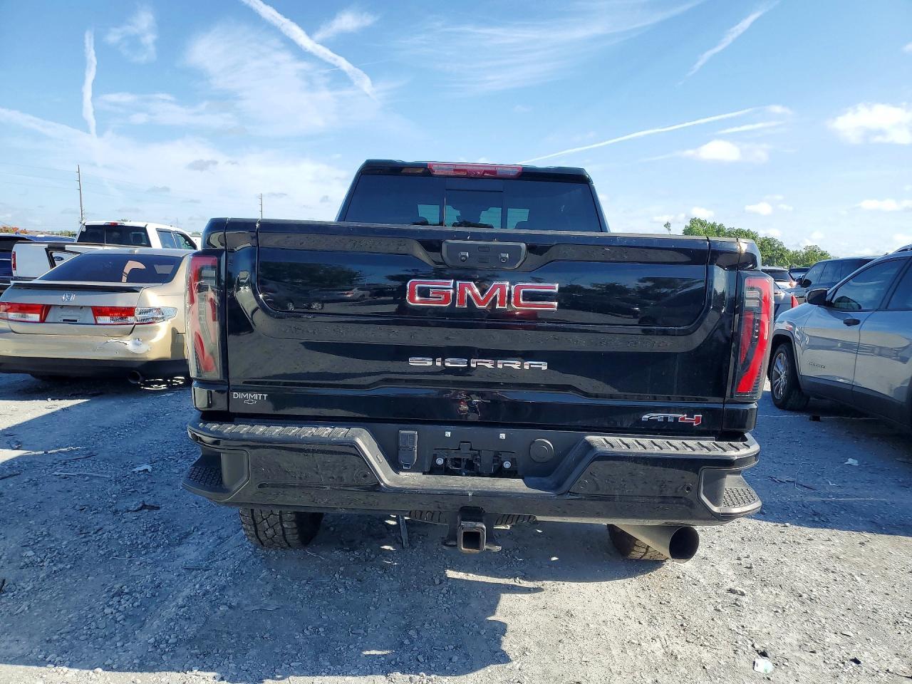 2024 GMC Sierra K2500 AT4