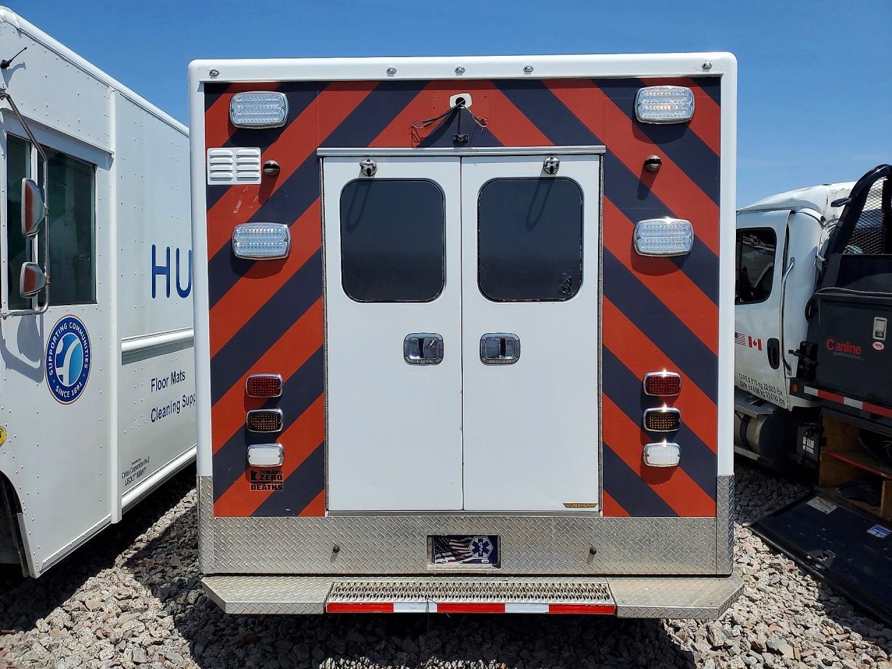 2019 Ford Econoline E450 Super Duty Cutaway Van