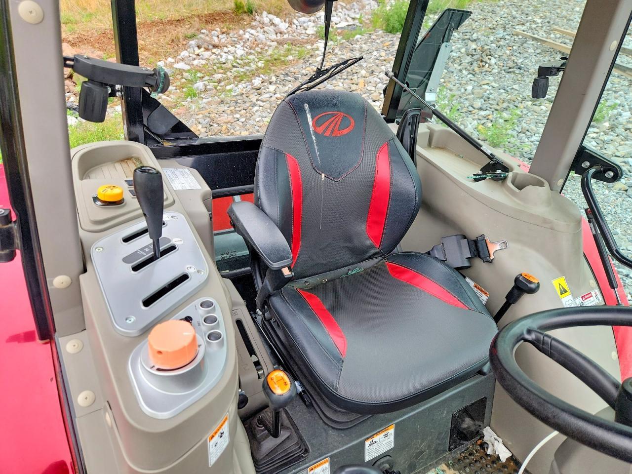 2023 Mahindra 2660 Tractor