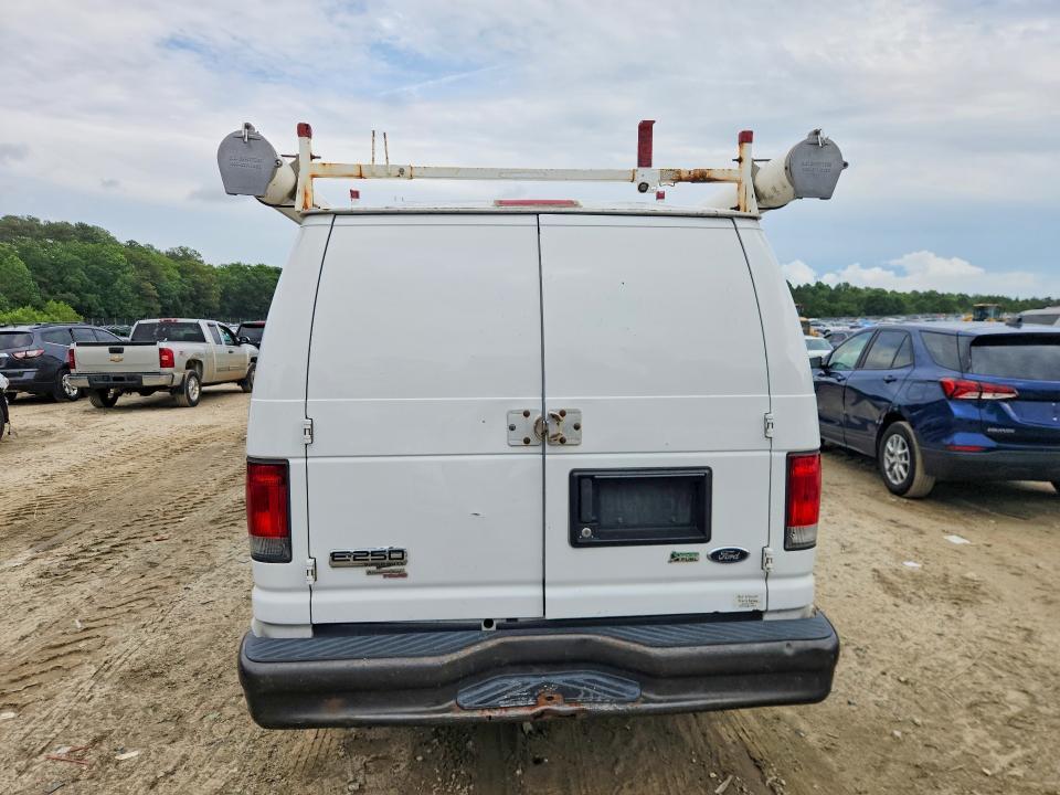 2013 Ford Econoline E250 van