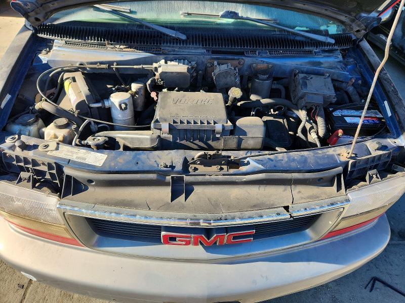 1999 GMC Safari xt