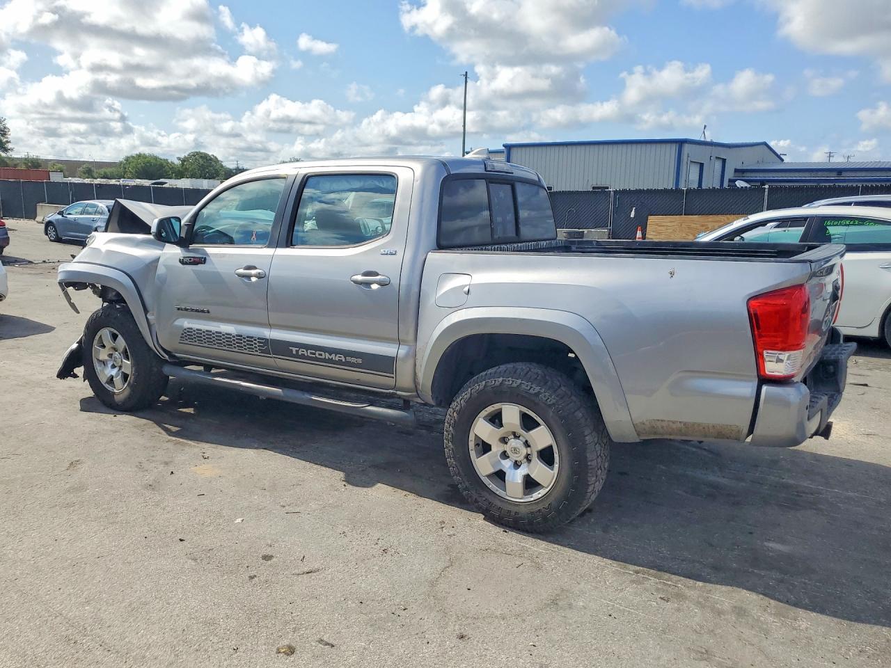 2016 Toyota Tacoma SR