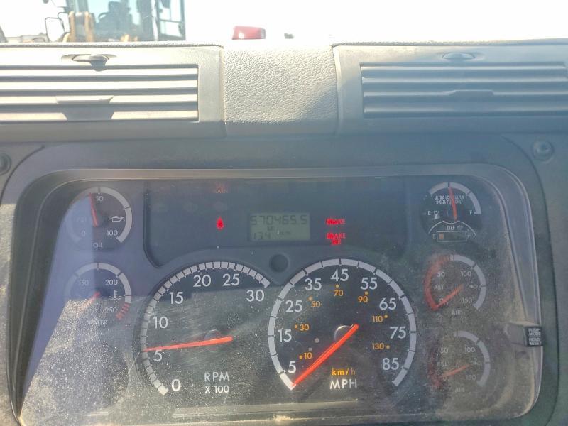 2015 Freightliner Cascadia Semi Truck