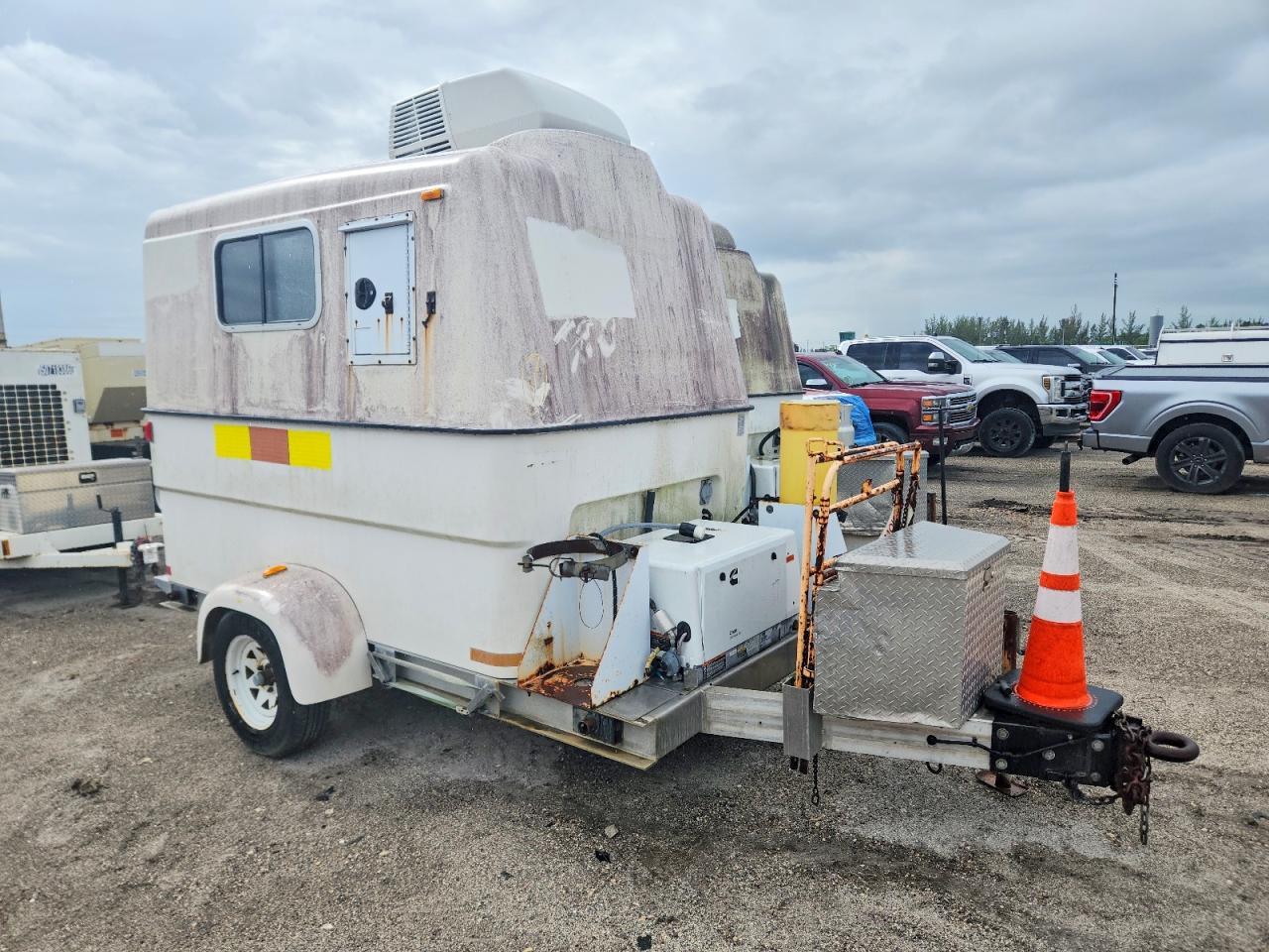 2007 Pelsue P0DBEL-007 Fiber Optic Splicing Trailer