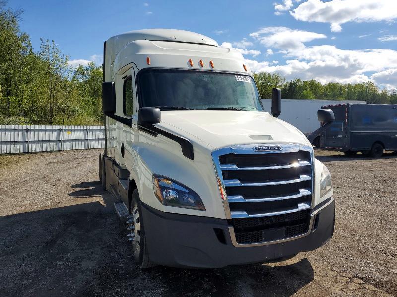 2019 Freightliner Cascadia 126 Semi Truck