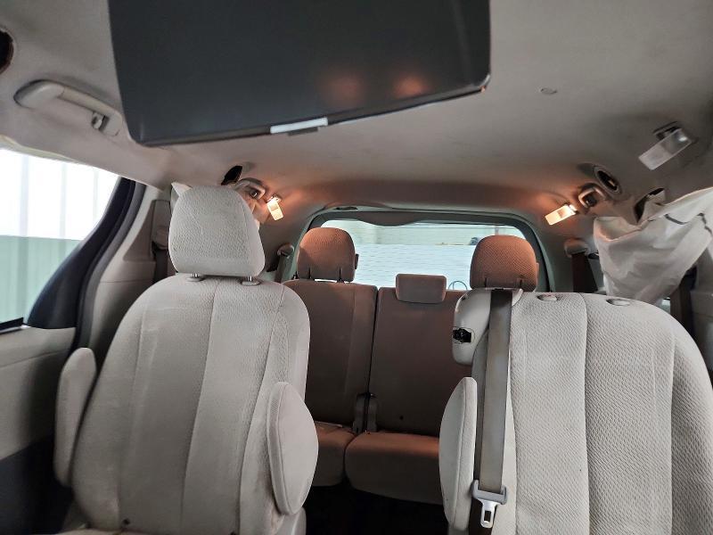 2013 Toyota Sienna le