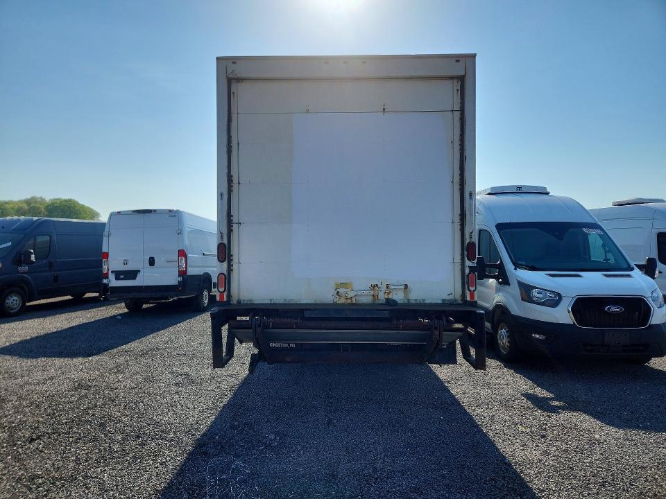 2019 Isuzu NRR BOX Truck