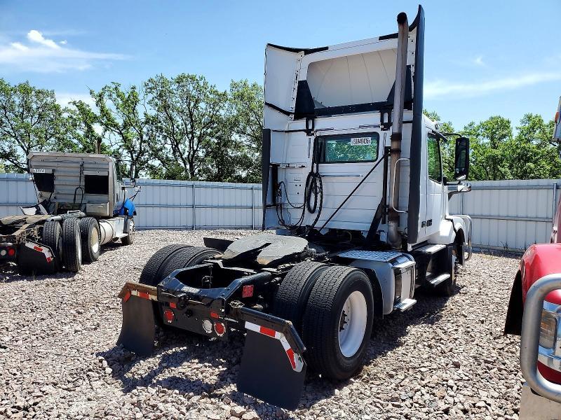 2018 Volvo VNL Semi Truck