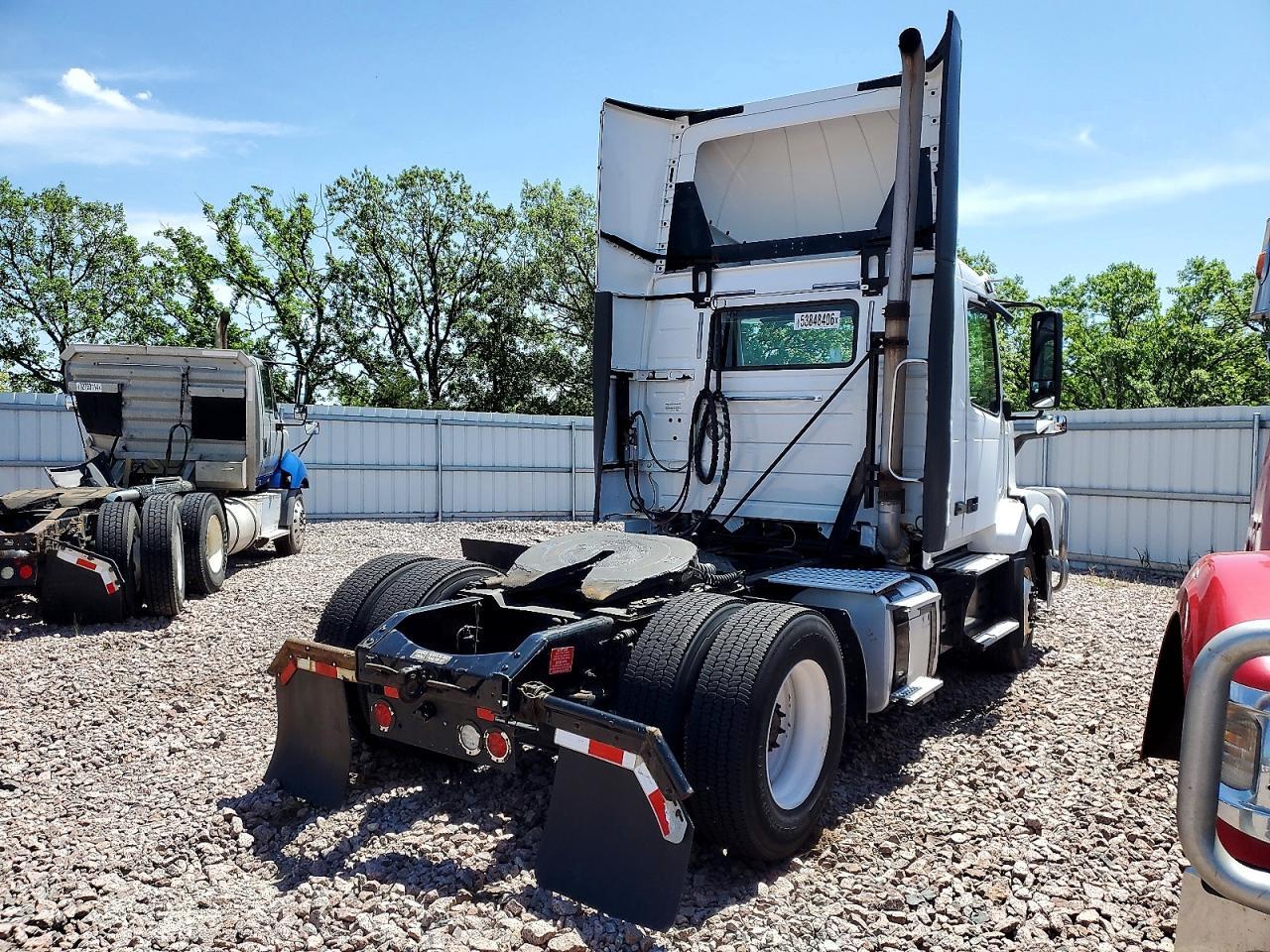 2018 Volvo VNL Semi Truck