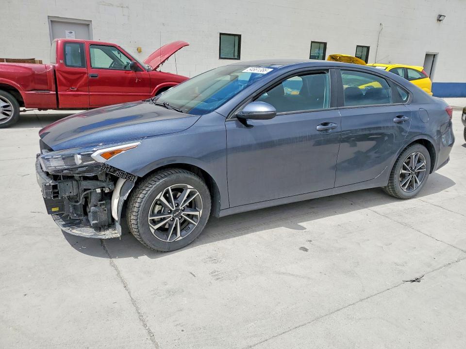 2023 KIA Forte lxs