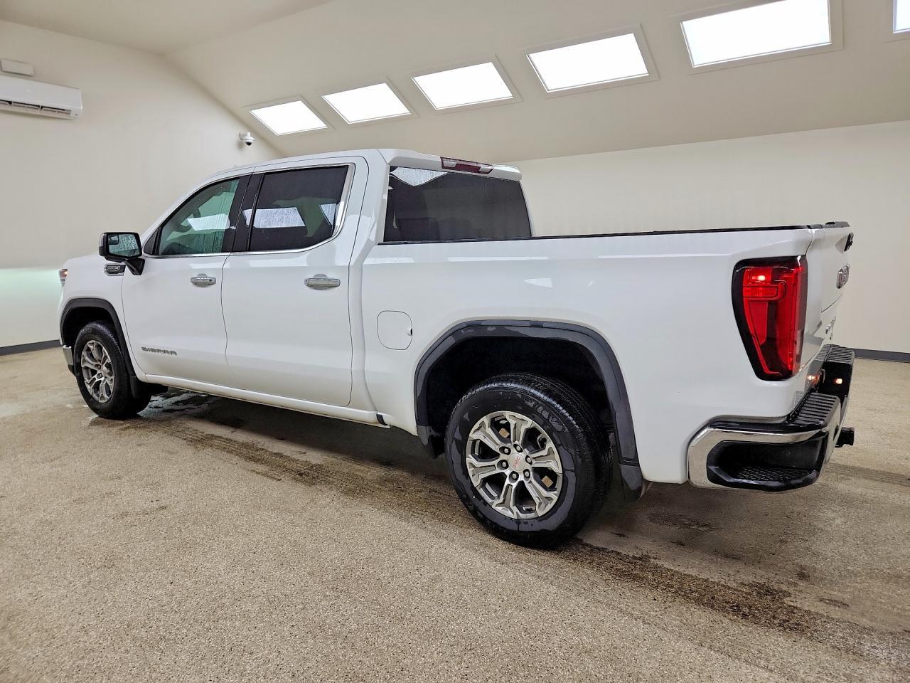 2025 GMC Sierra C1500 SLT