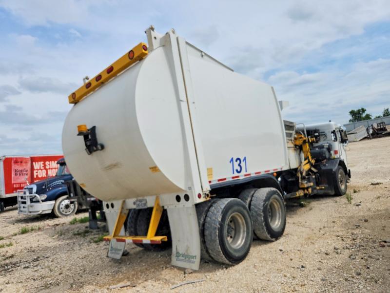 2022 Peterbilt 520 Refuse Truck