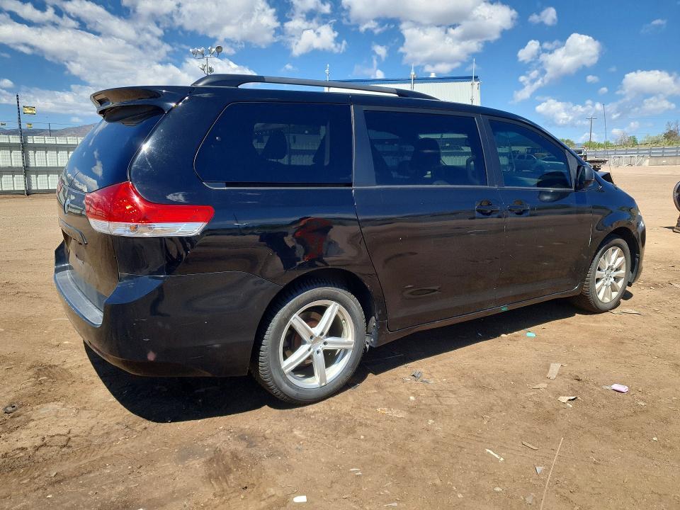 2011 Toyota Sienna xle 7-passenger