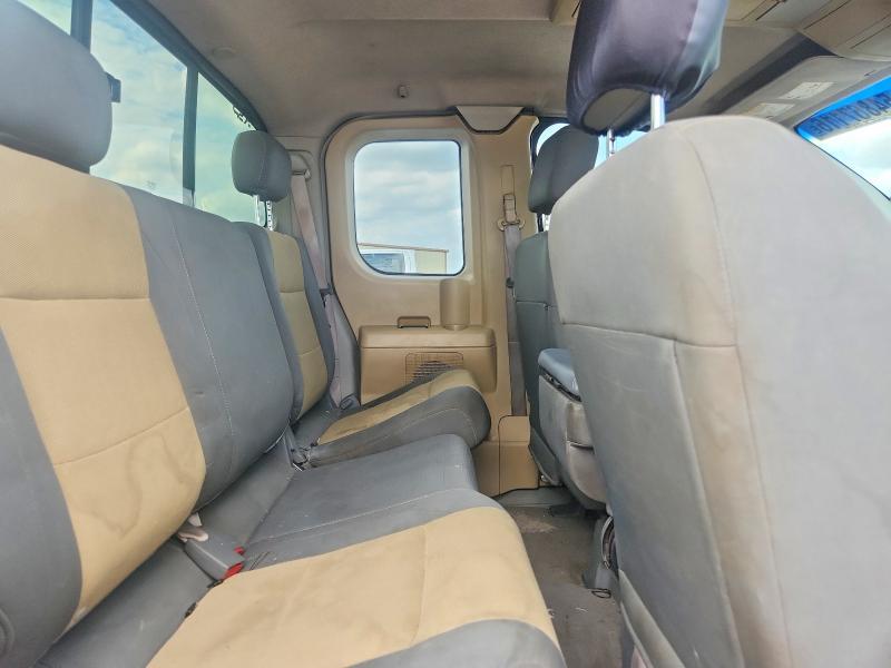 2004 Nissan Titan XE
