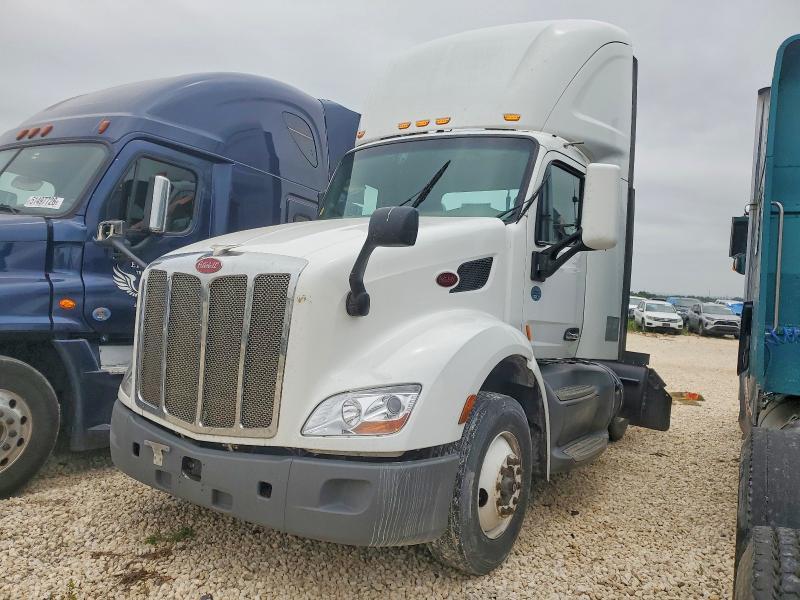 2018 Peterbilt 579 Semi Truck