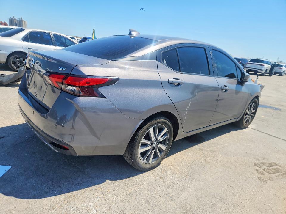 2021 Nissan Versa sv