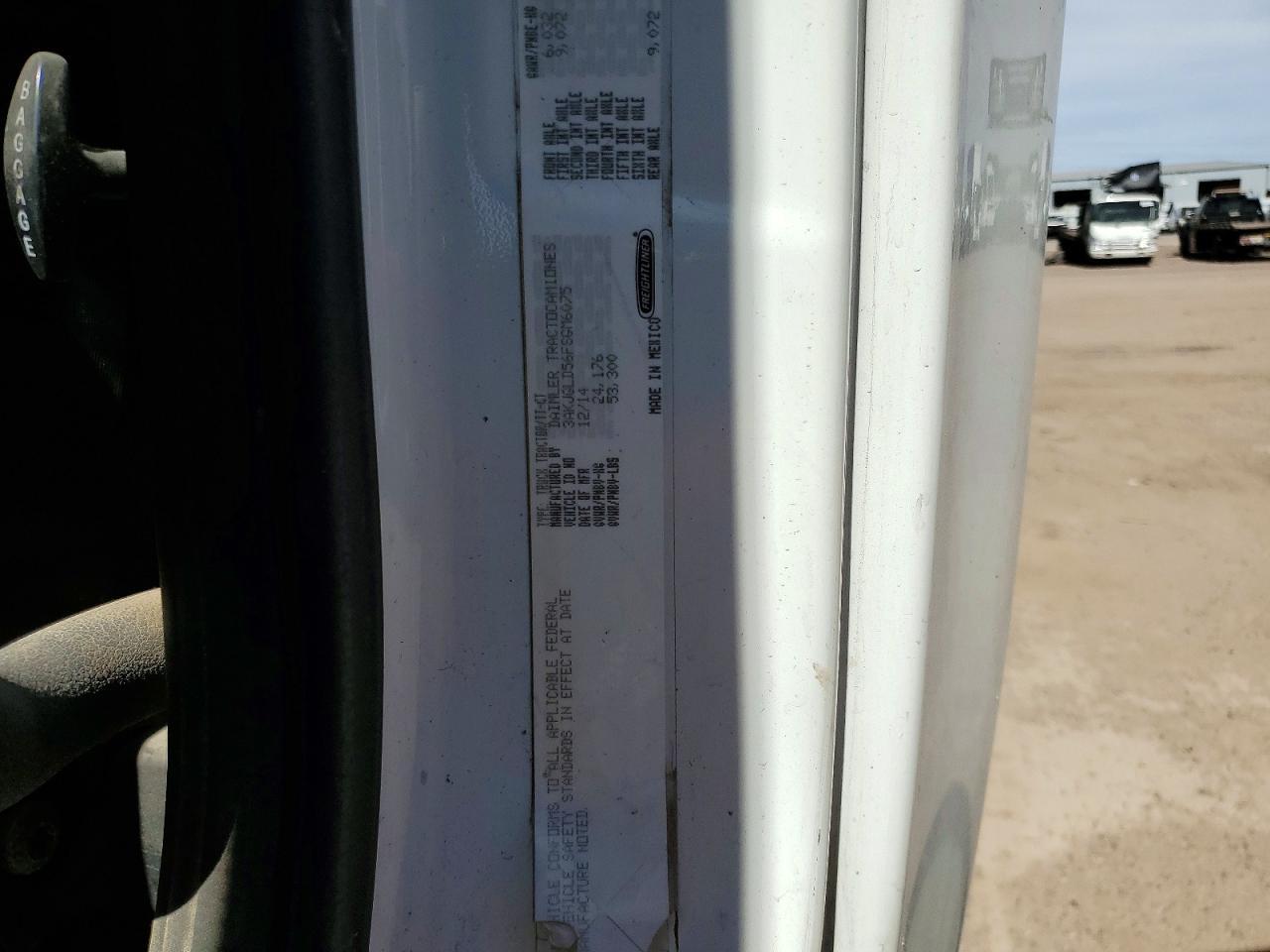 2015 Freightliner Cascadia Semi Truck