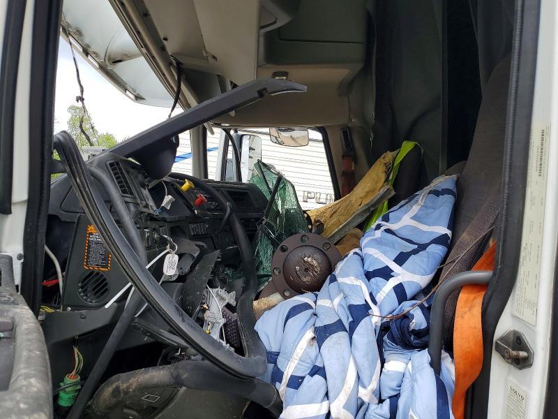 2019 Volv O VNL Semi Truck