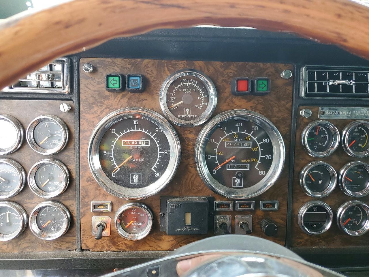1996 Kenworth W900 Semi Truck