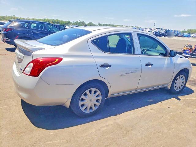 2014 Nissan Versa 1.6 s Plus