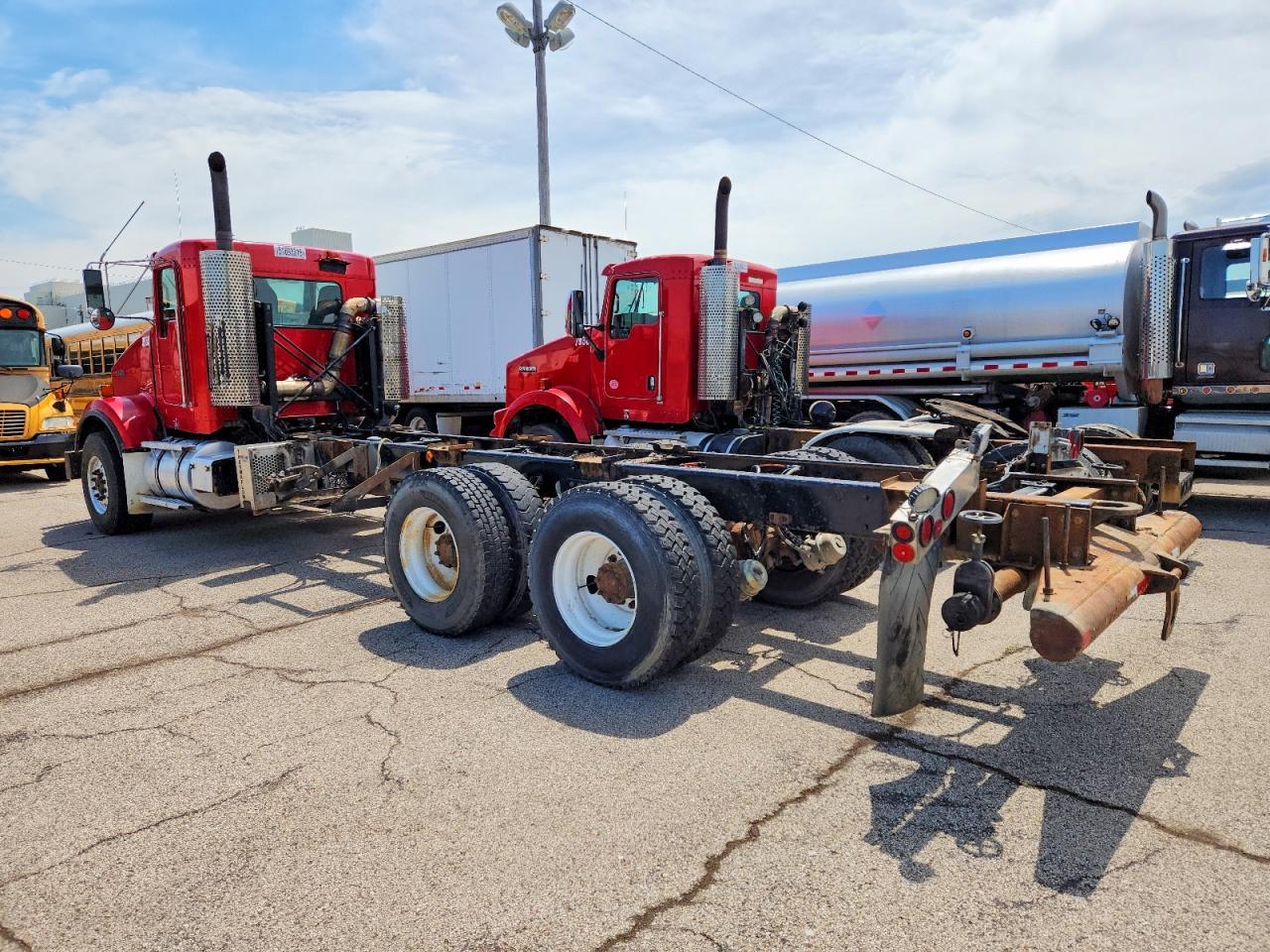 2012 Kenworth T800 Truck Cab AND Chassis