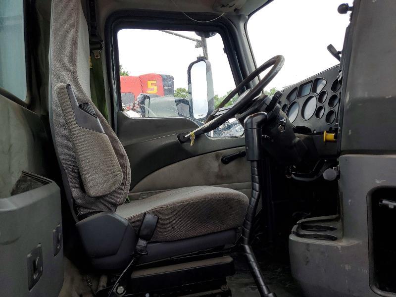 2015 Mack CXU612 Semi Truck