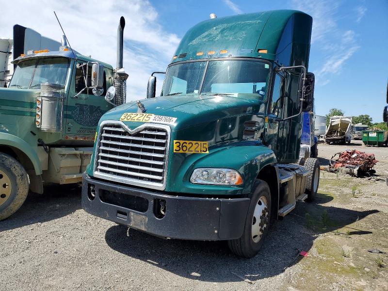 2017 Mack CXU612 Semi Truck