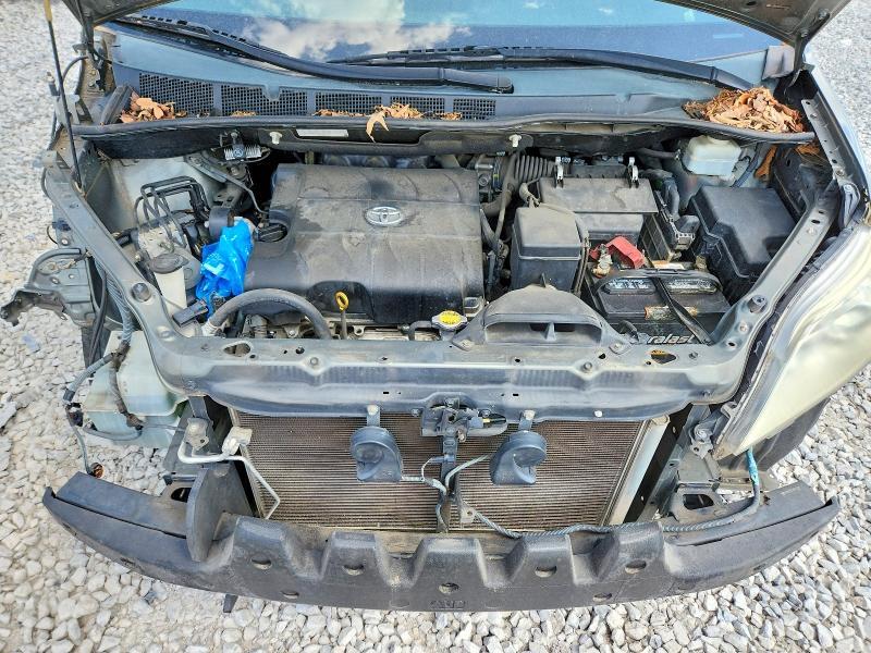 2011 Toyota Sienna le