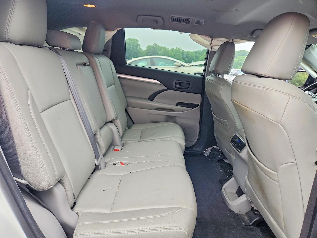 2017 Toyota Highlander le