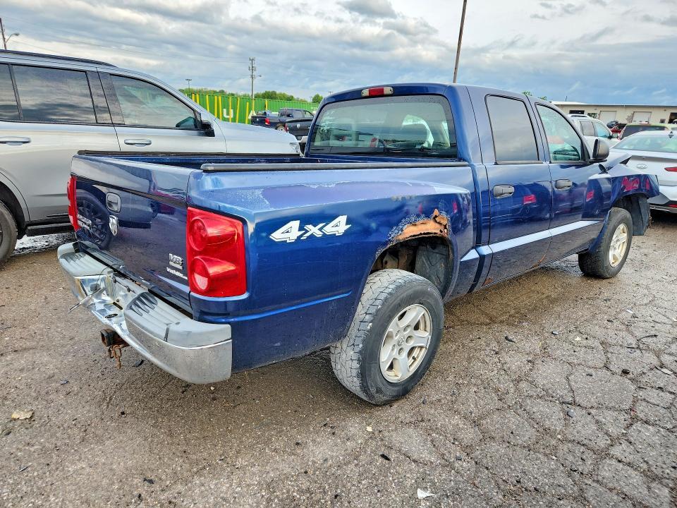 2005 Dodge Dakota Quad SLT