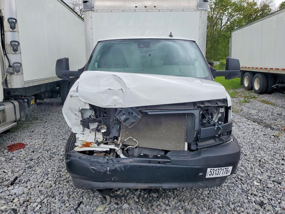 2021 GMC Savana BOX Truck